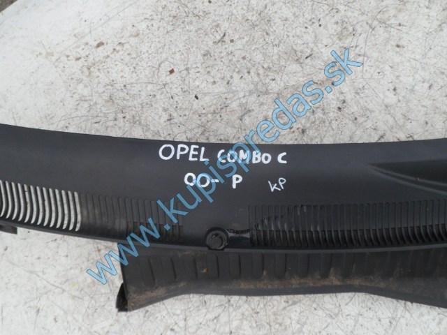 torpédo na opel combo , plast pod stieračmi, 